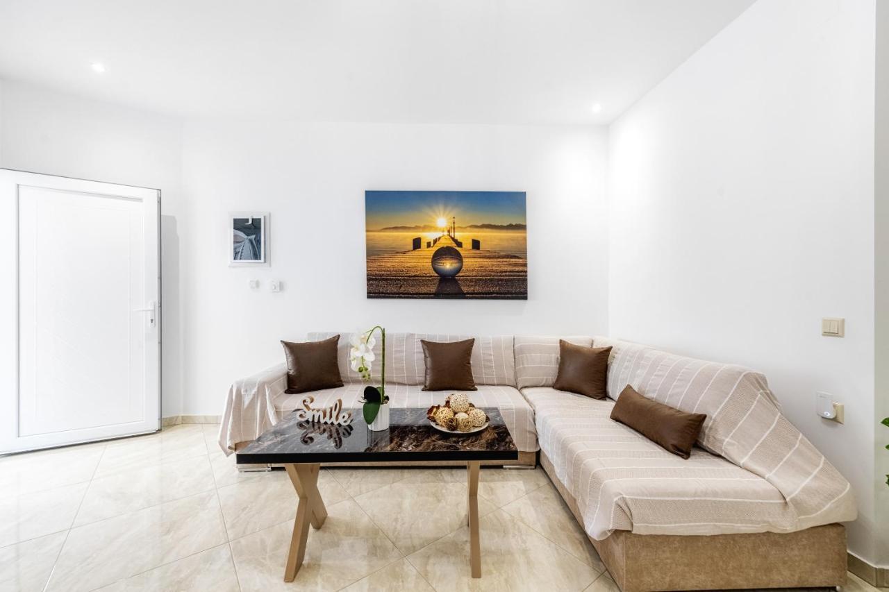 4You Luxury Apartments By Keyplanner Moraitika Exterior foto